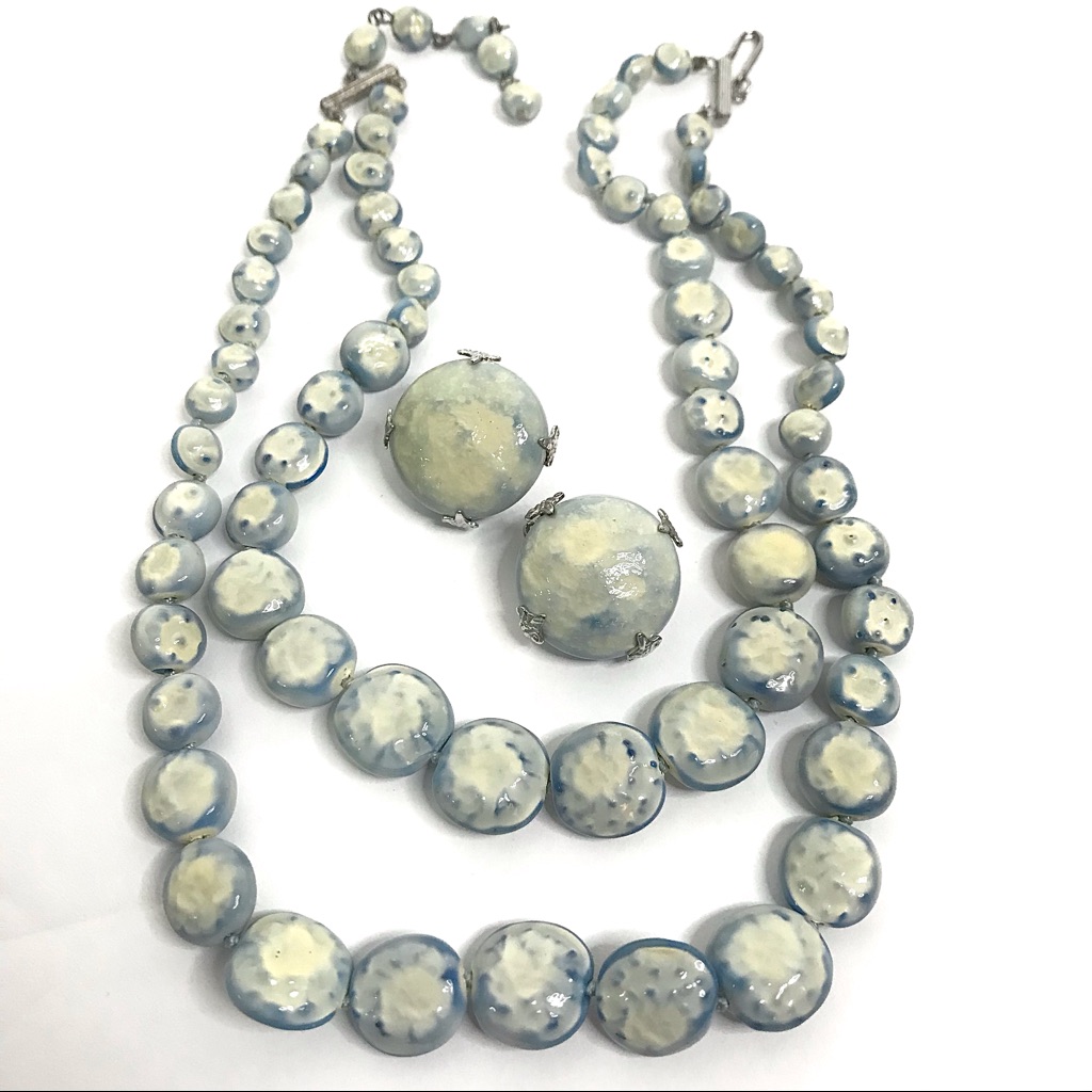 Vintage Jewelry Set Bead Necklace Earrings Vogue